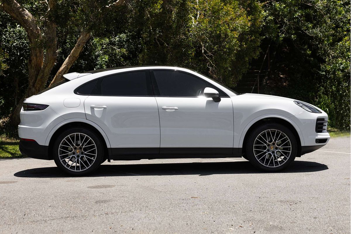 2022 Porsche Cayenne Platinum Edition 9YB