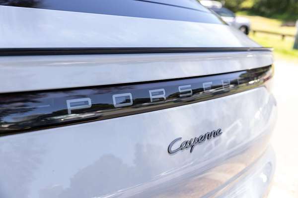 2022 Porsche Cayenne Platinum Edition 9YB