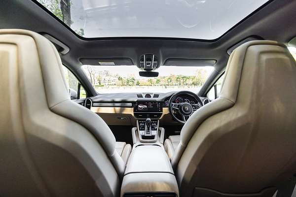 2022 Porsche Cayenne Platinum Edition 9YB