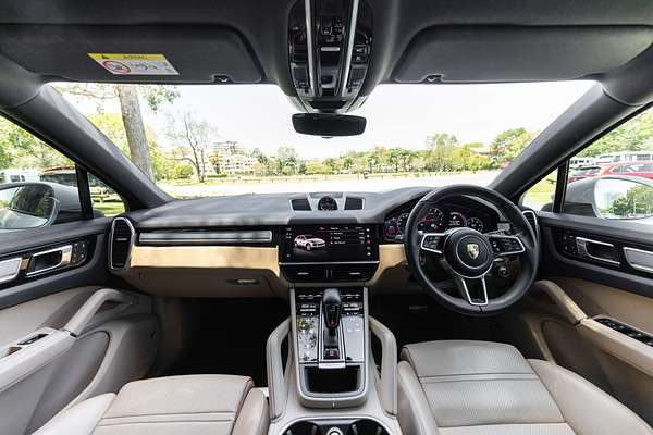 2022 Porsche Cayenne Platinum Edition 9YB