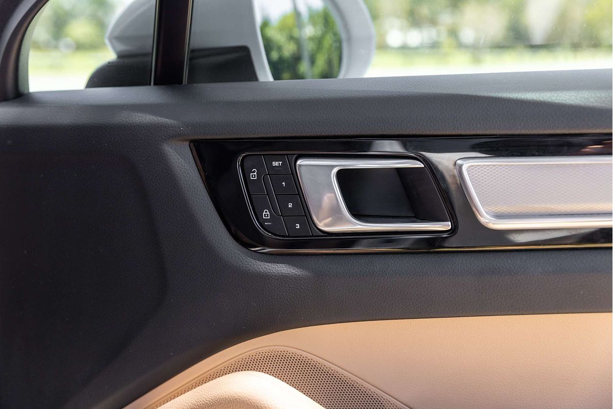 2022 Porsche Cayenne Platinum Edition 9YB