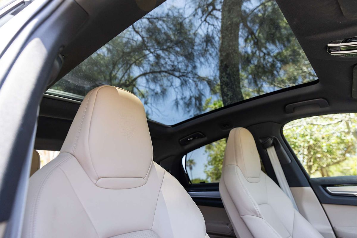 2022 Porsche Cayenne Platinum Edition 9YB