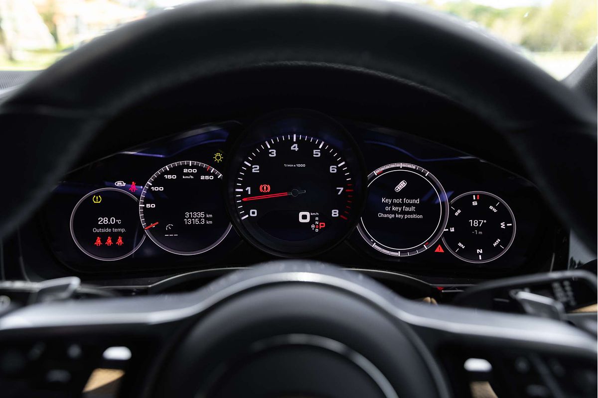 2022 Porsche Cayenne Platinum Edition 9YB