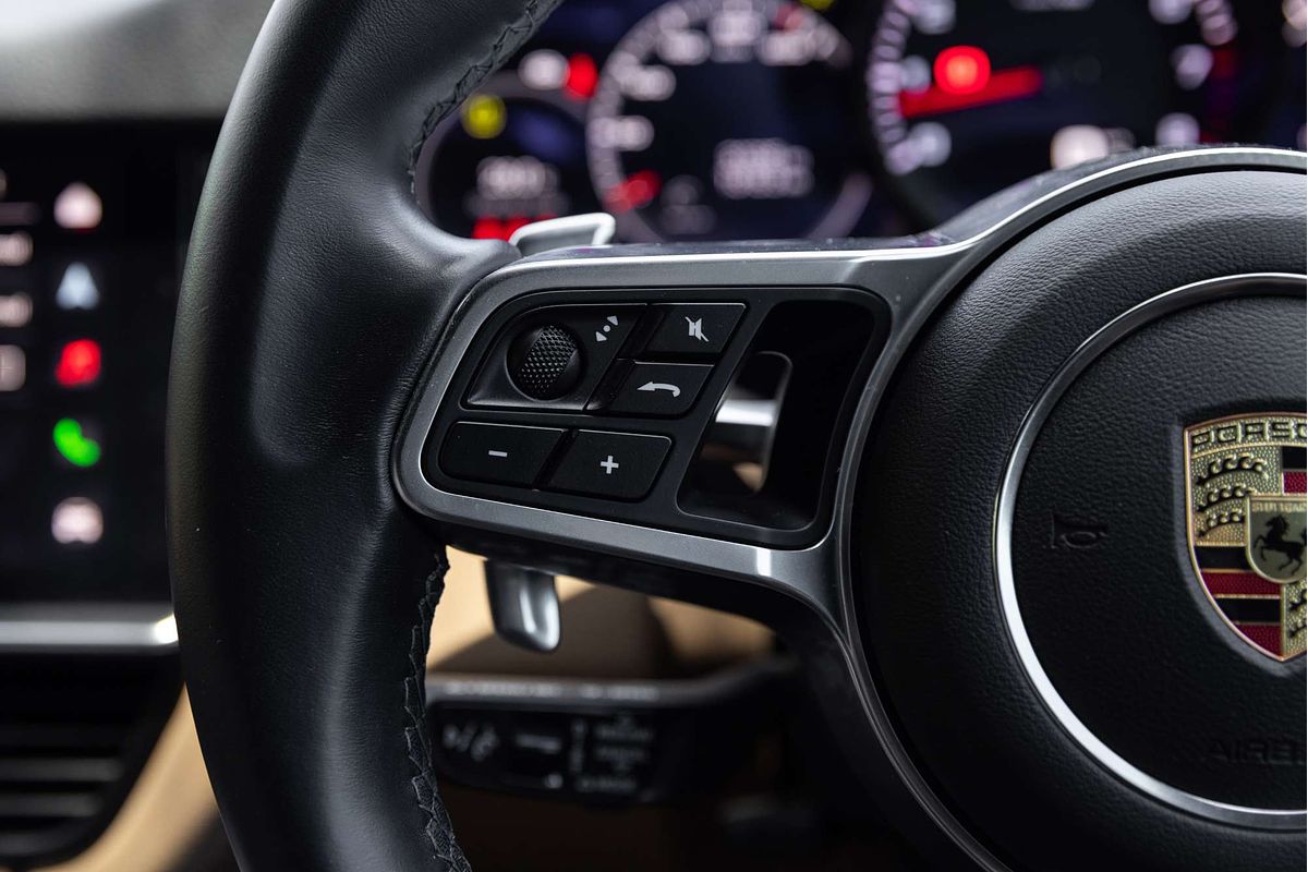 2022 Porsche Cayenne Platinum Edition 9YB