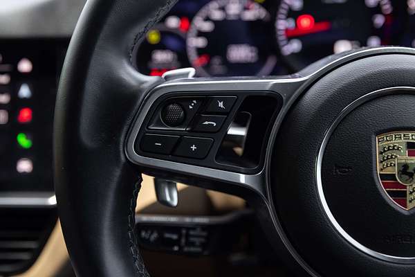 2022 Porsche Cayenne Platinum Edition 9YB