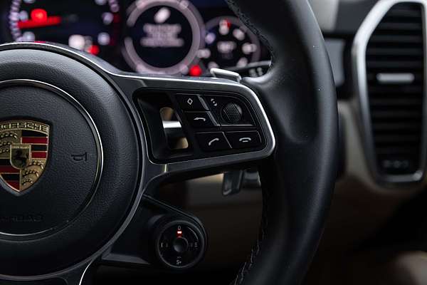 2022 Porsche Cayenne Platinum Edition 9YB