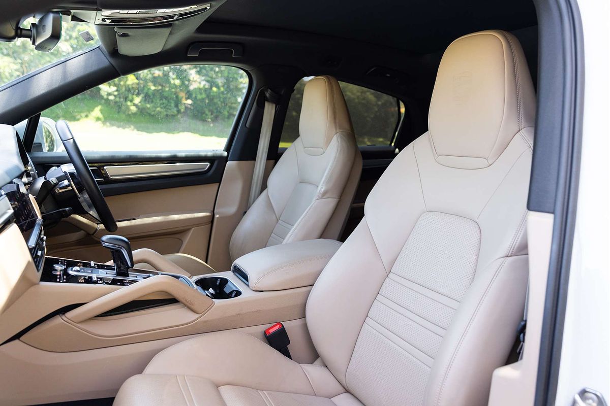 2022 Porsche Cayenne Platinum Edition 9YB