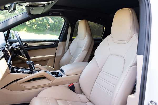 2022 Porsche Cayenne Platinum Edition 9YB