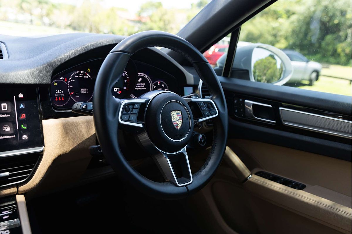 2022 Porsche Cayenne Platinum Edition 9YB