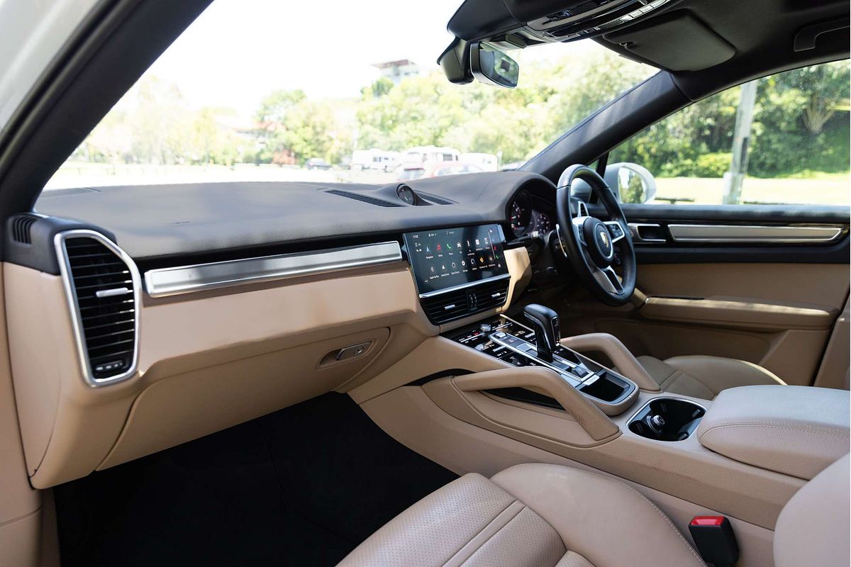 2022 Porsche Cayenne Platinum Edition 9YB