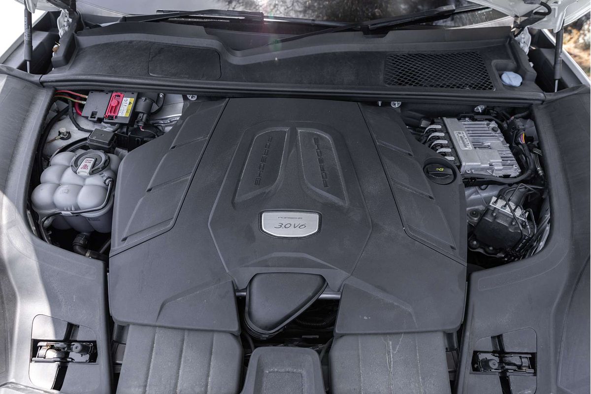 2022 Porsche Cayenne Platinum Edition 9YB