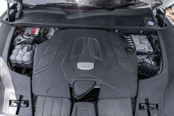 2022 Porsche Cayenne Platinum Edition 9YB