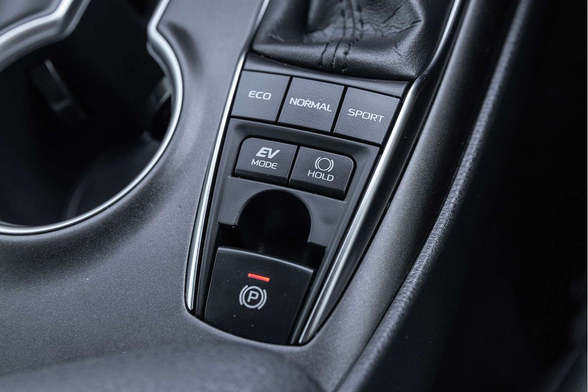 2021 Toyota Camry SX AXVH70R