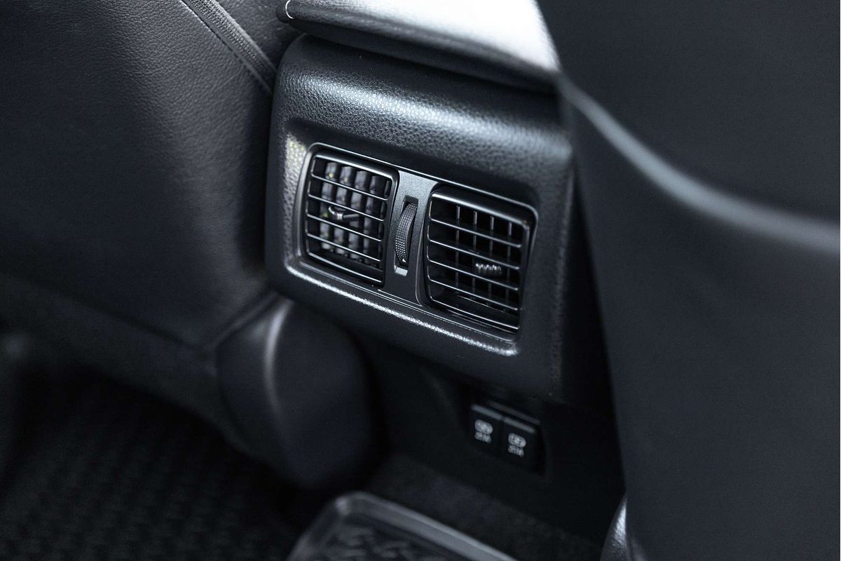 2021 Toyota Camry SX AXVH70R