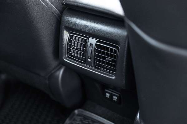 2021 Toyota Camry SX AXVH70R