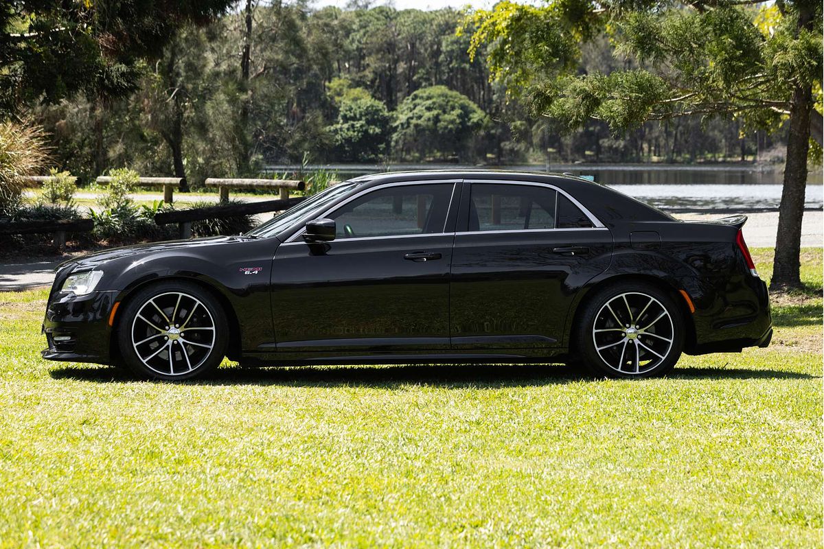 2017 Chrysler 300 SRT Core LX