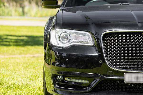 2017 Chrysler 300 SRT Core LX