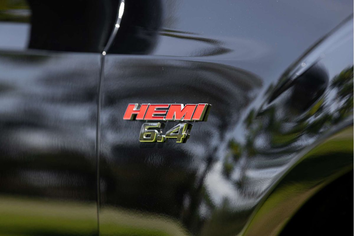 2017 Chrysler 300 SRT Core LX