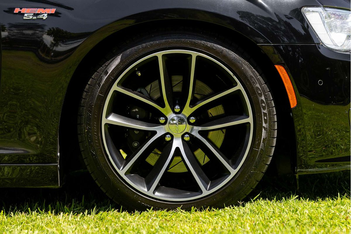 2017 Chrysler 300 SRT Core LX