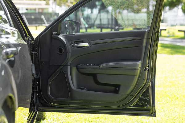 2017 Chrysler 300 SRT Core LX