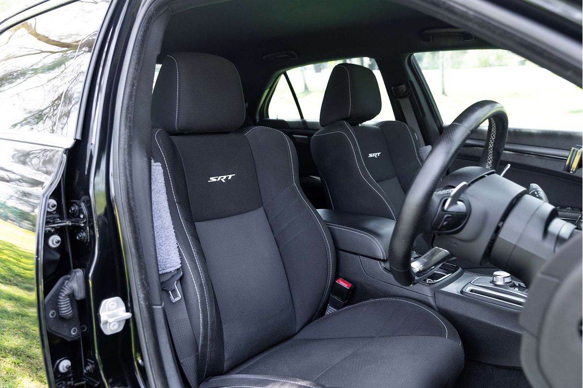 2017 Chrysler 300 SRT Core LX