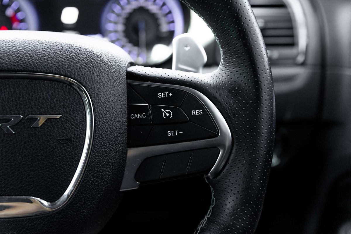 2017 Chrysler 300 SRT Core LX