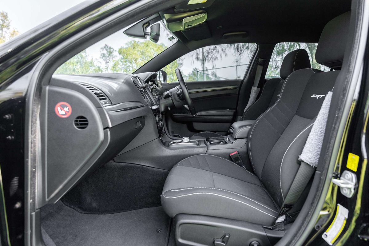 2017 Chrysler 300 SRT Core LX