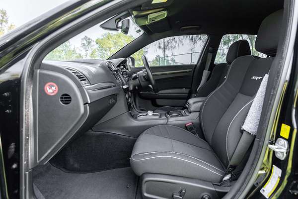 2017 Chrysler 300 SRT Core LX