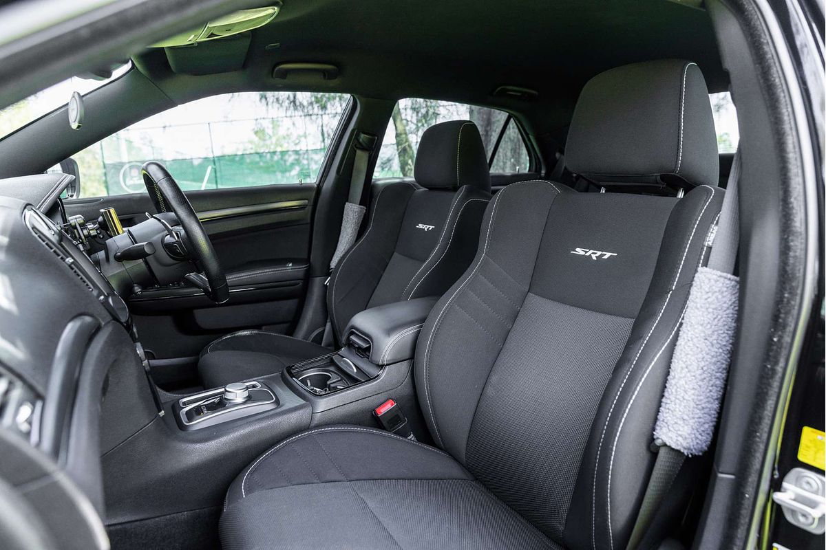 2017 Chrysler 300 SRT Core LX