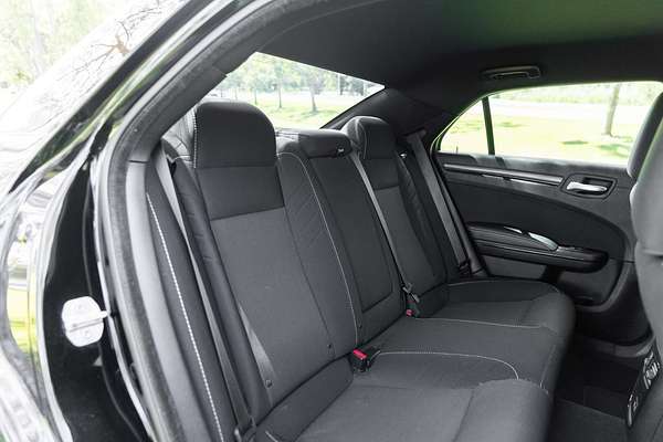 2017 Chrysler 300 SRT Core LX