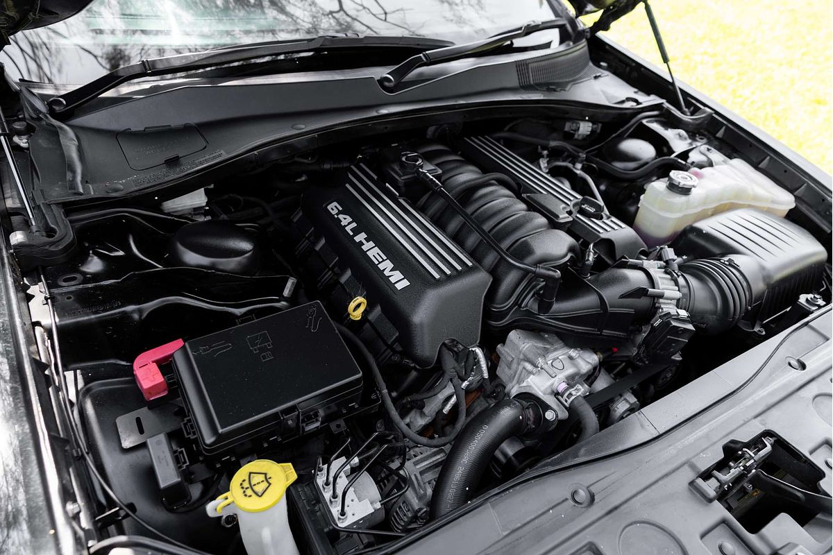 2017 Chrysler 300 SRT Core LX