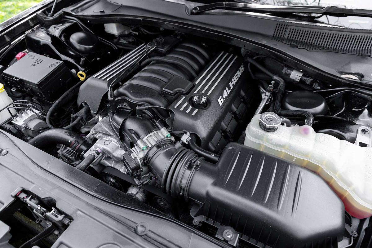 2017 Chrysler 300 SRT Core LX