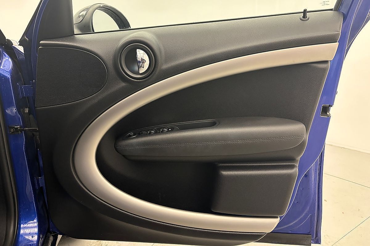 2015 MINI Cooper Cooper R60