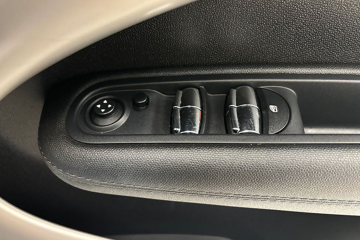 2015 MINI Cooper Cooper R60