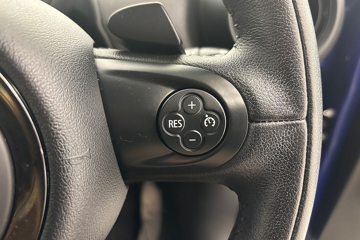 2015 MINI Cooper Cooper R60