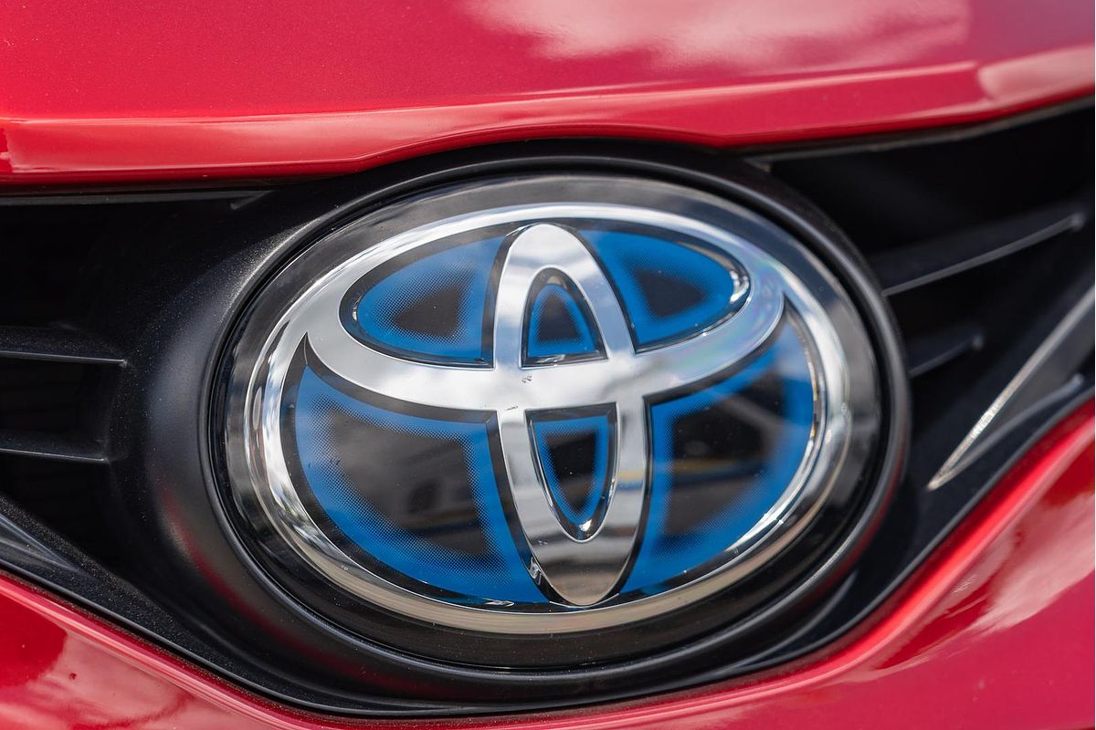 2023 Toyota Camry Ascent AXVH70R