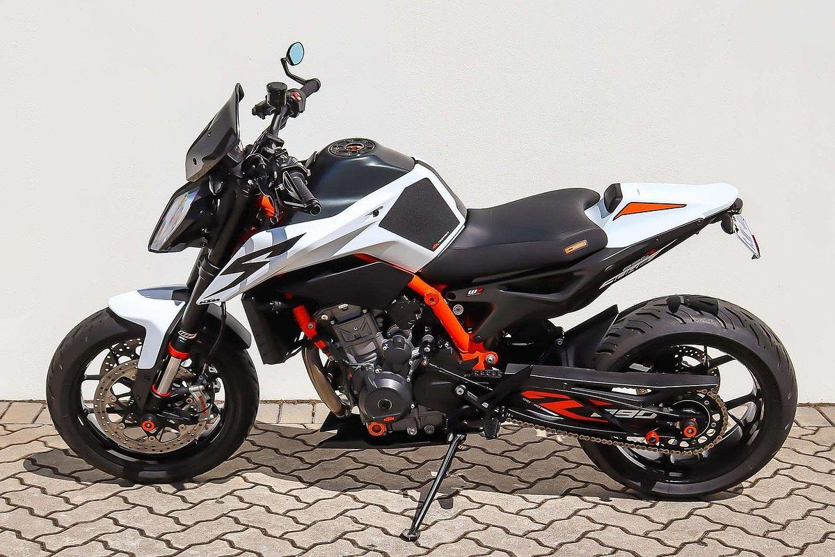 2020 KTM 890 Duke R Duke