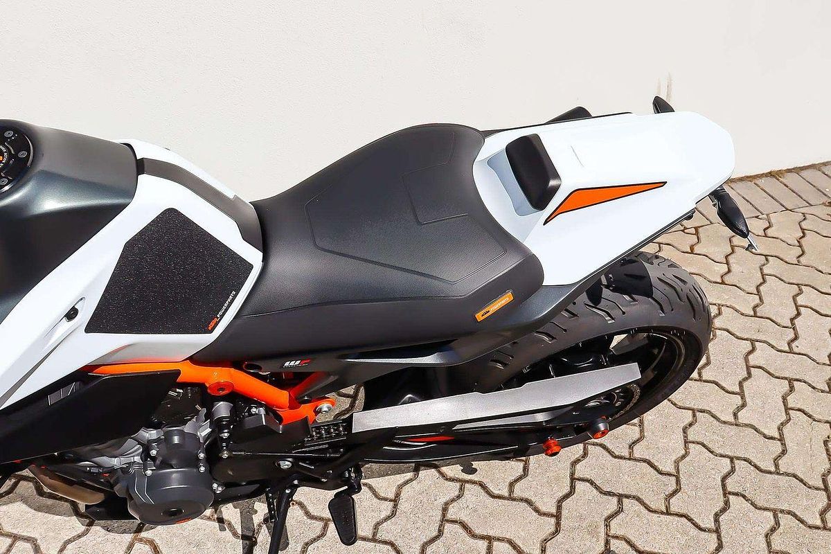 2020 KTM 890 Duke R Duke
