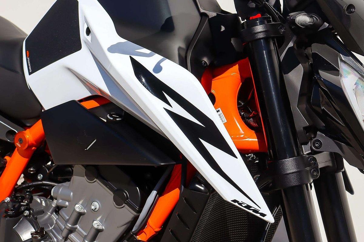 2020 KTM 890 Duke R Duke