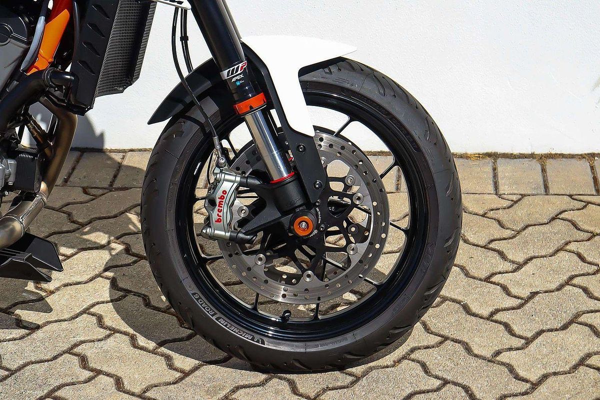 2020 KTM 890 Duke R Duke
