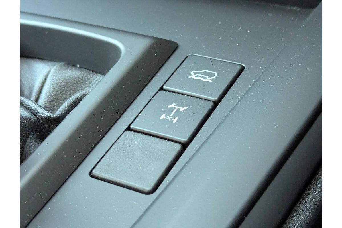 2025 Isuzu D-MAX SX 4X4