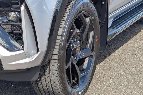 2025 Isuzu MU-X X-TERRAIN