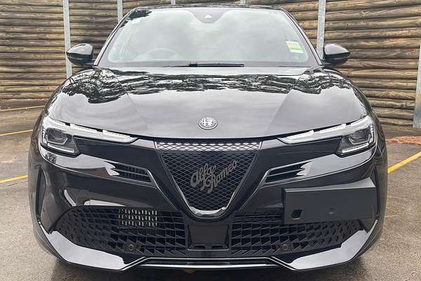 2025 Alfa Romeo Junior Ibrida