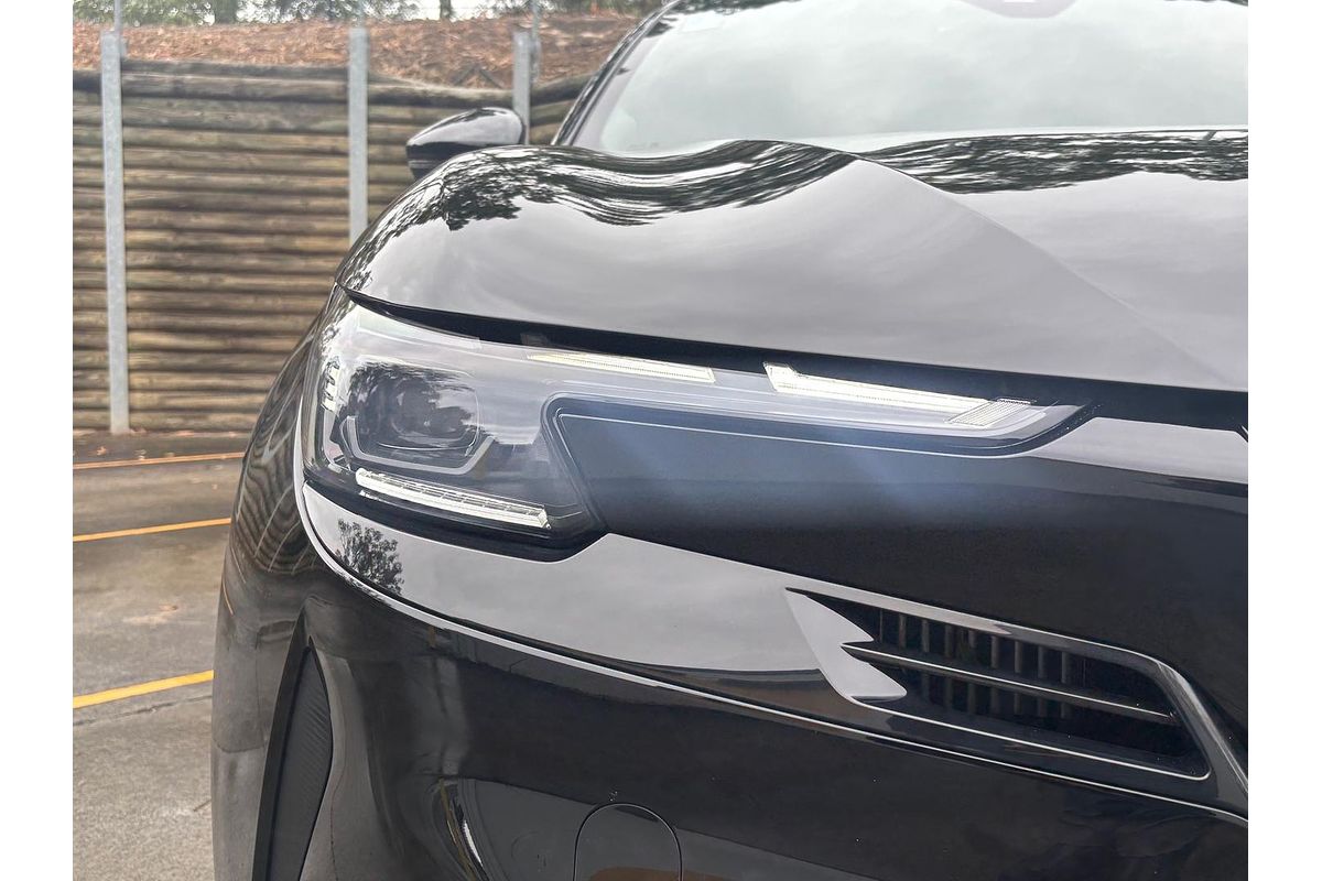 2025 Alfa Romeo Junior Ibrida