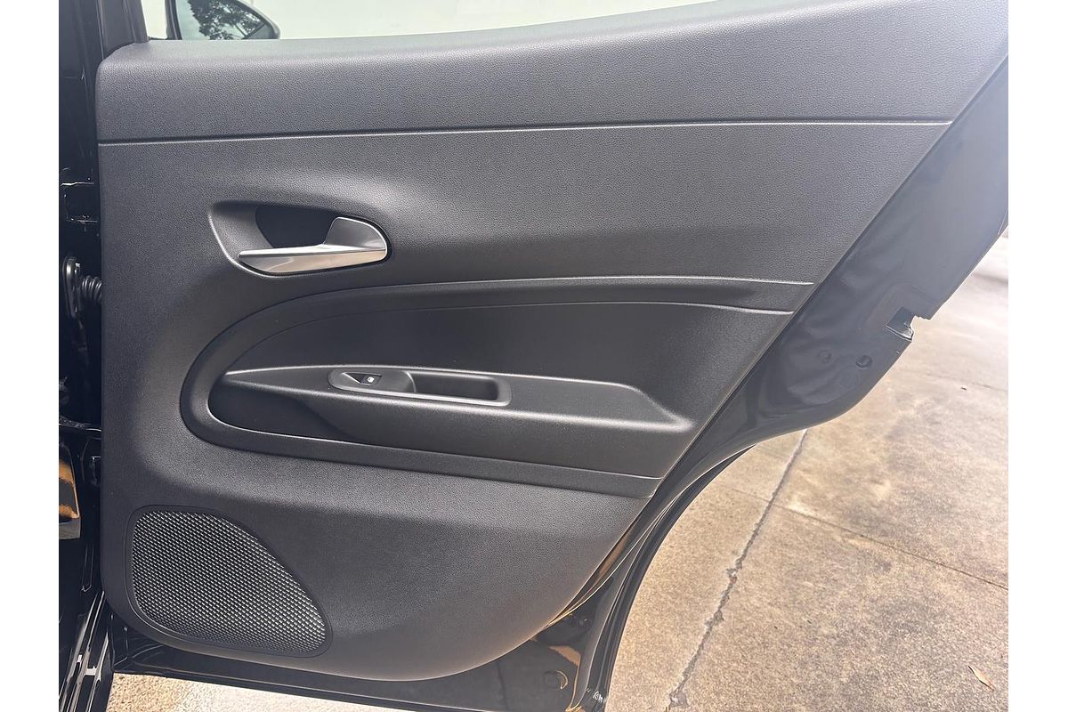 2025 Alfa Romeo Junior Ibrida