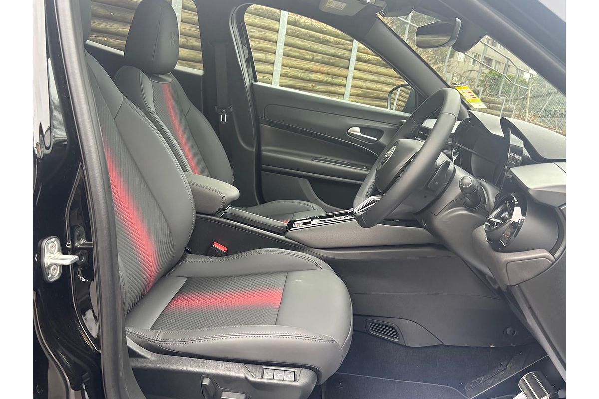 2025 Alfa Romeo Junior Ibrida