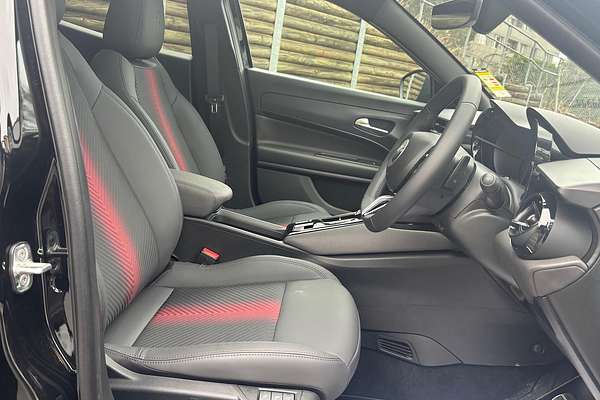 2025 Alfa Romeo Junior Ibrida