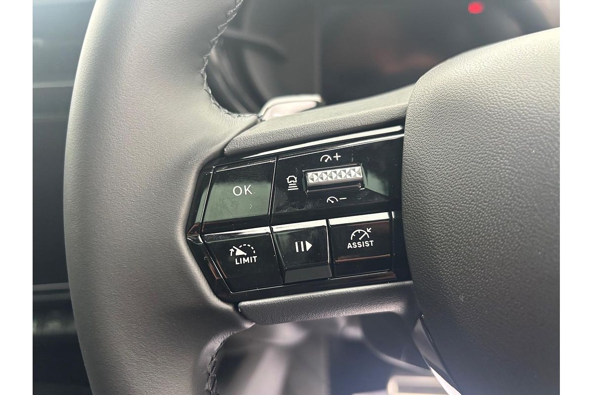 2025 Alfa Romeo Junior Ibrida