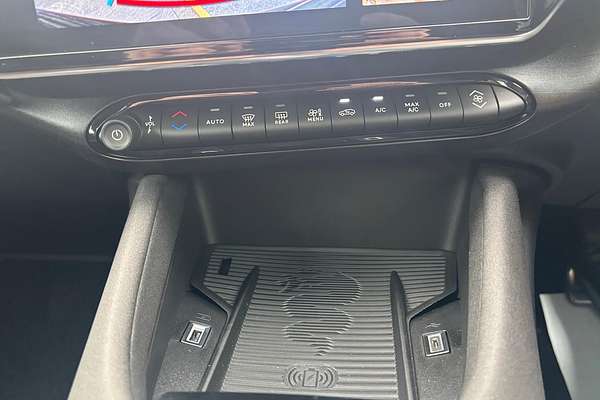 2025 Alfa Romeo Junior Ibrida