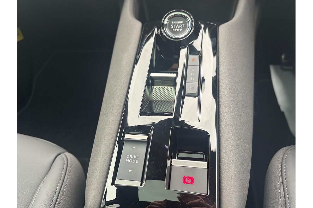 2025 Alfa Romeo Junior Ibrida